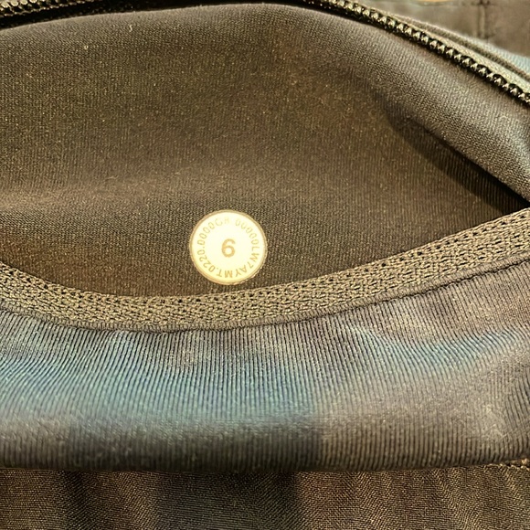 lululemon athletica Black Athletic Shorts with Curved Hem - Picture 4 of 4